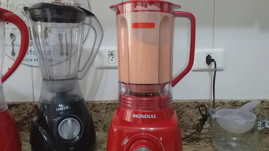 Britânia ou Mondial: Qual tritura melhor frutas congeladas e gelo?